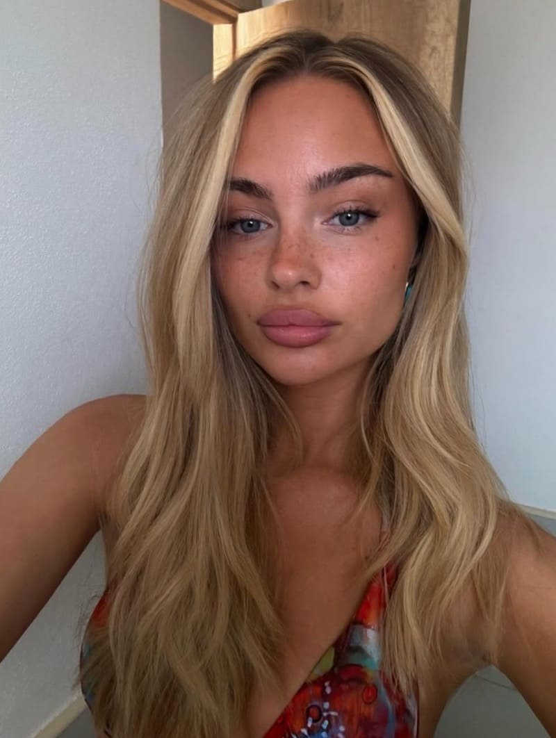 Hot model in tight bikini