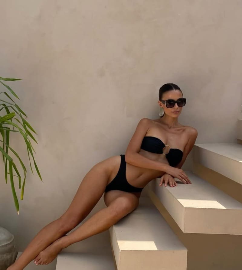 Chiara on stairs in hot bikini