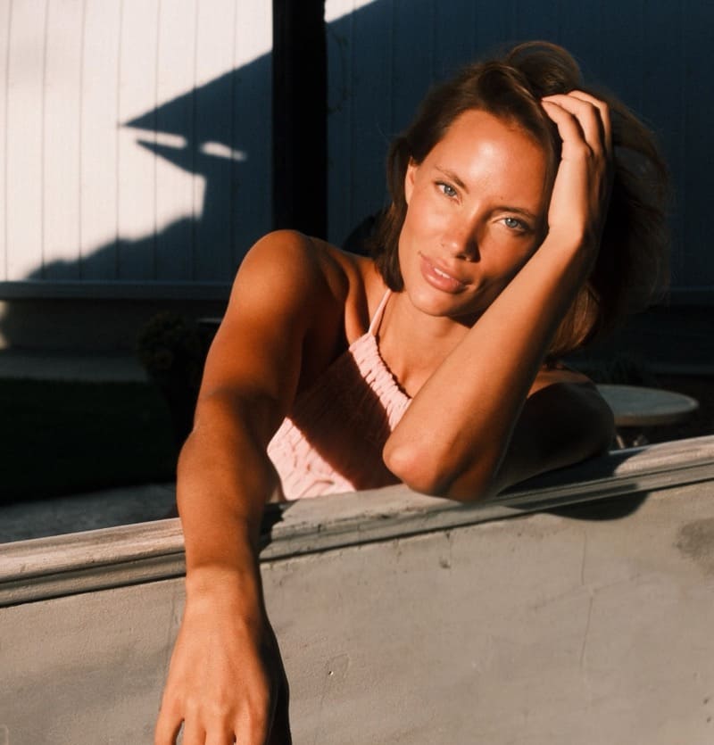 Babe in cool pink top