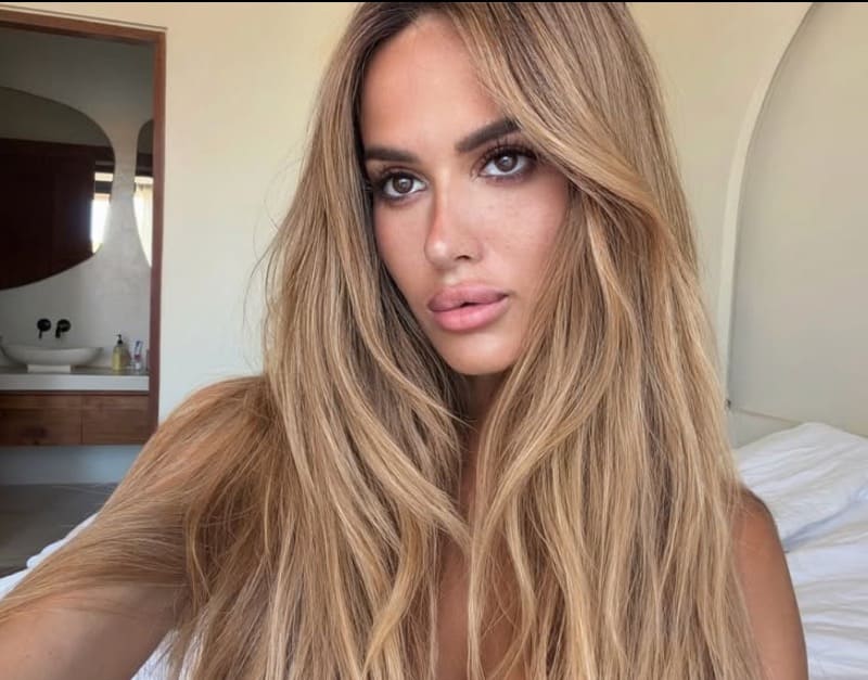 Babe with nice blonde hair