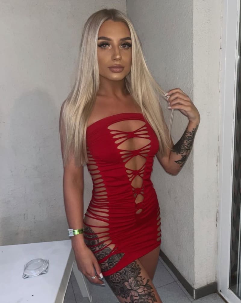 Babe in tight outfit