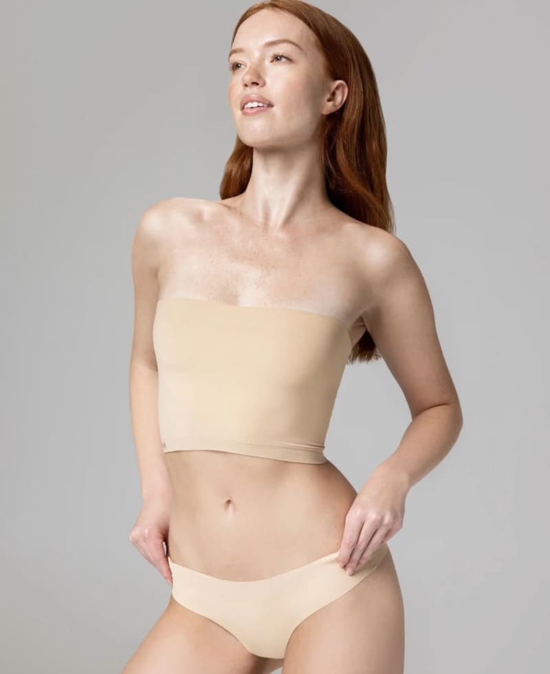 Babe with beige outfit