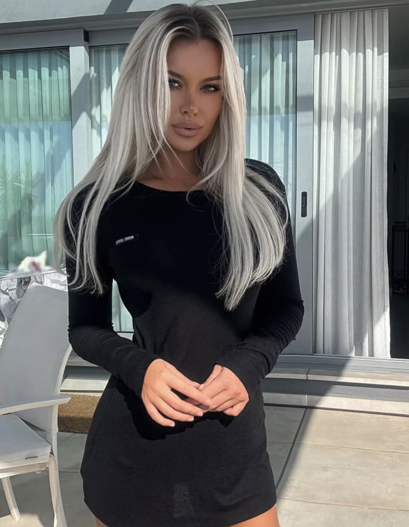 Anna in sexy tight black dres