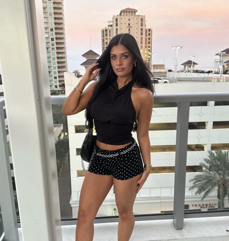 Babe in tight black outfit