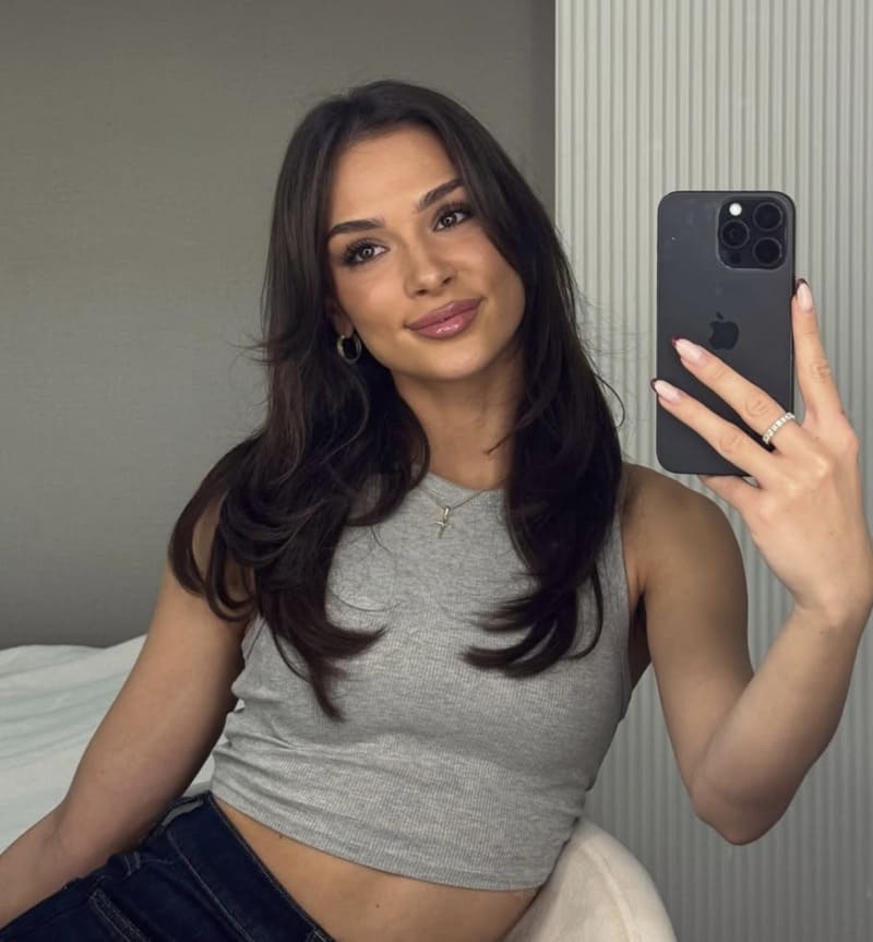 Hot babe in grey top