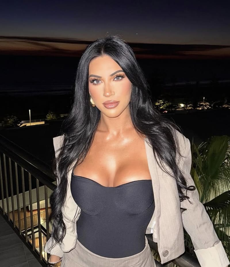Karissa in sexy tight top