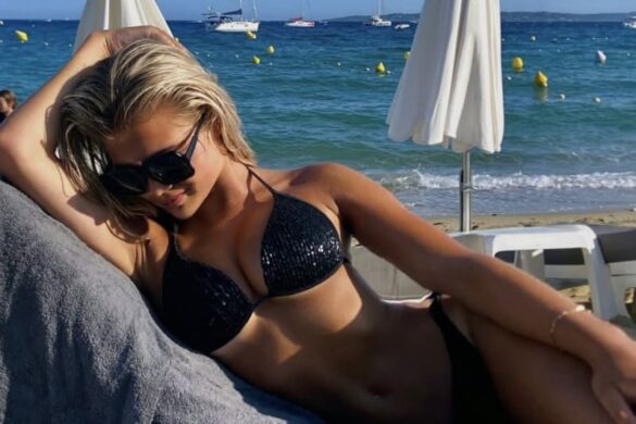 Babe in blue bikini