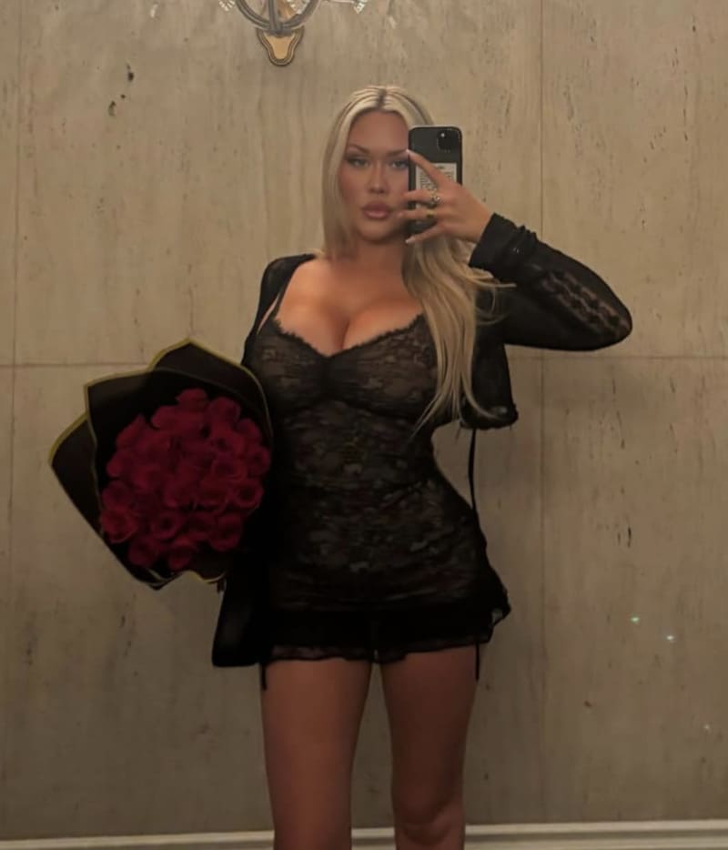 Katie in mini skirt