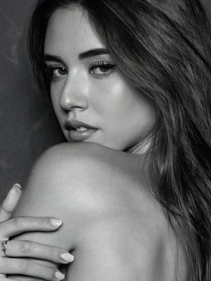 Malissia in sexy black and white