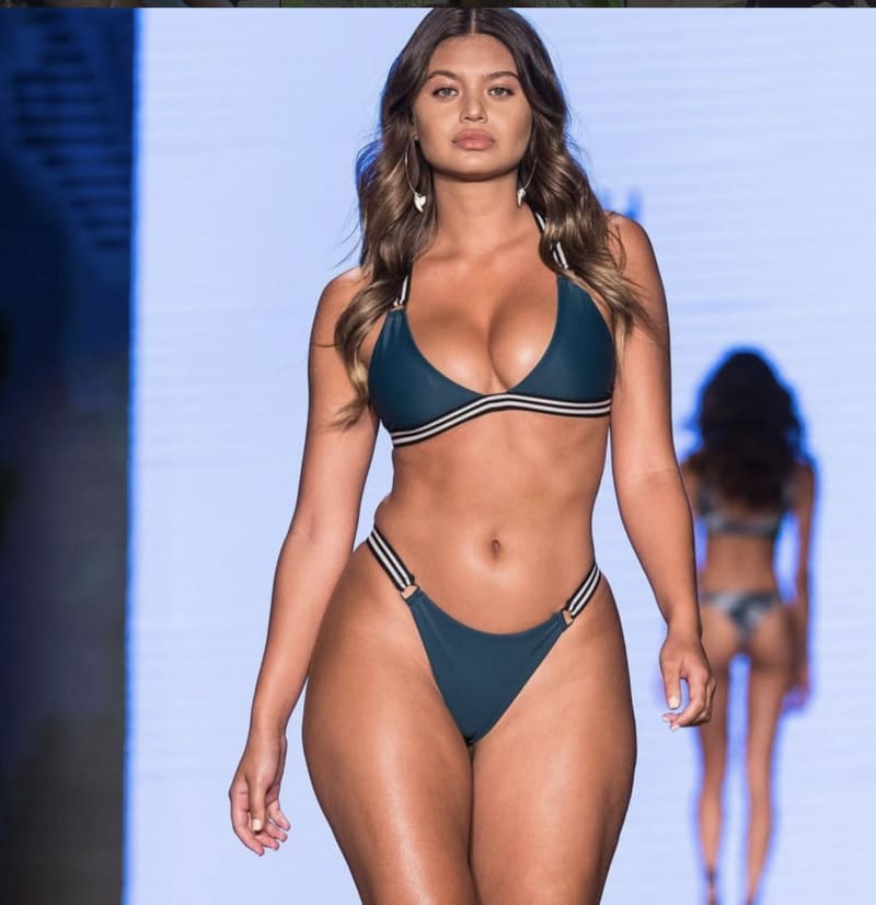 Sofia in bikini on cat walk