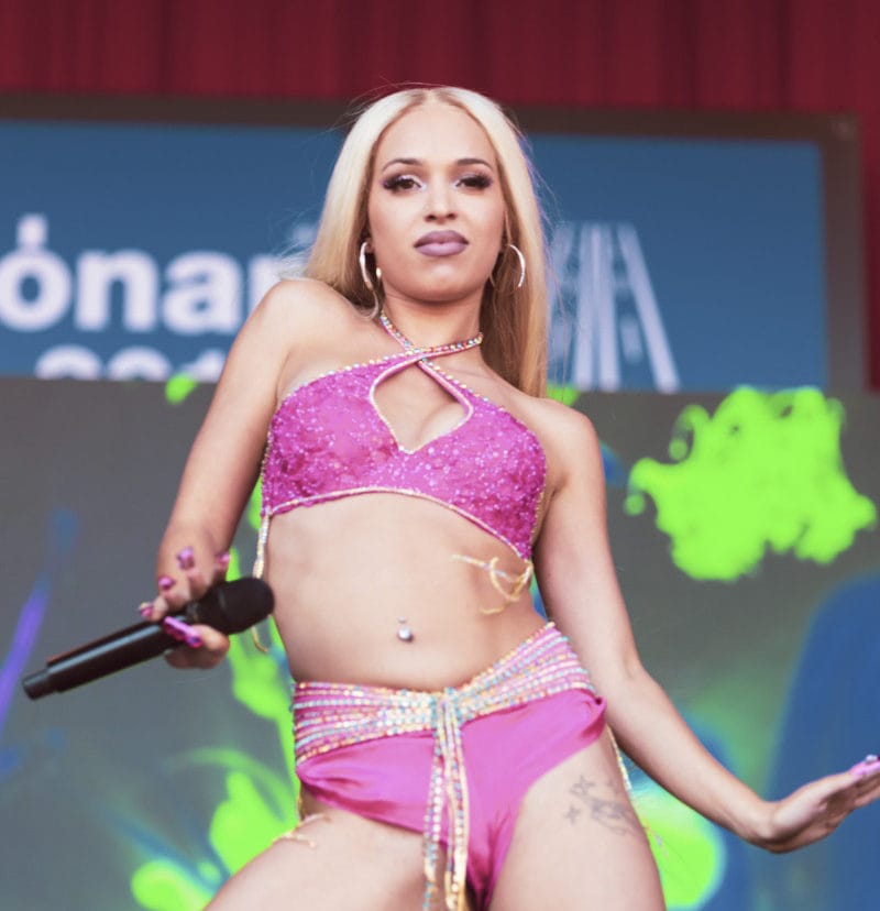 Bad Gyal marcando.