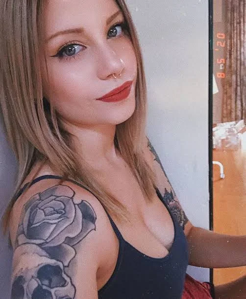 Sara Biyín tetas.