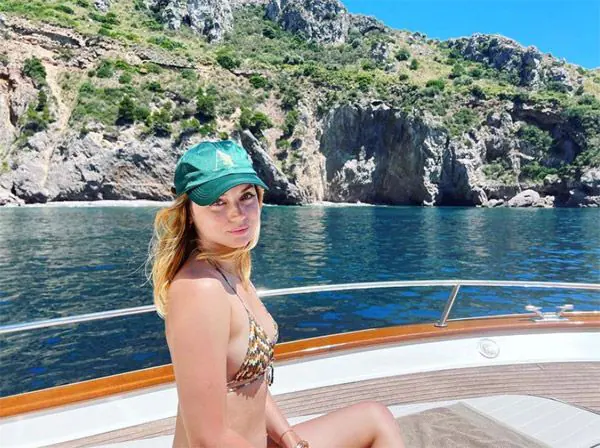 Ana de armas en bikini.