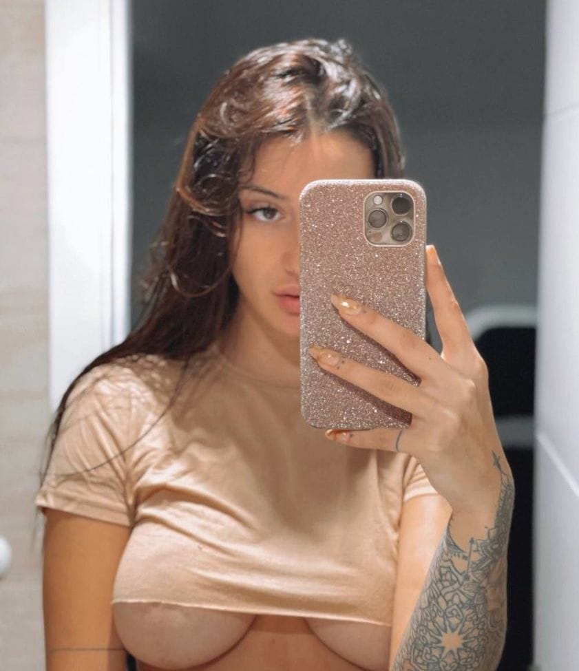 Las increíbles tetas de Fati Vázquez.