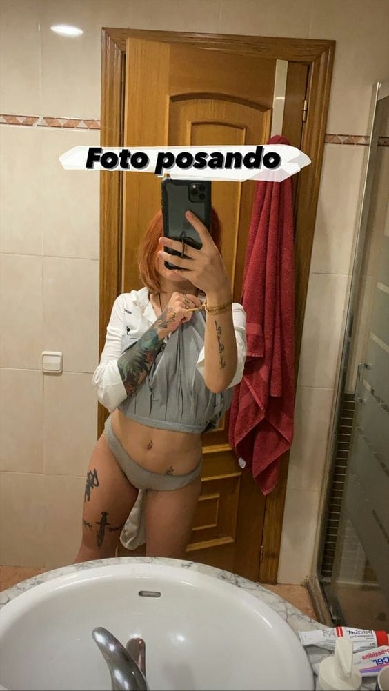 Hurona Rolera en bragas.