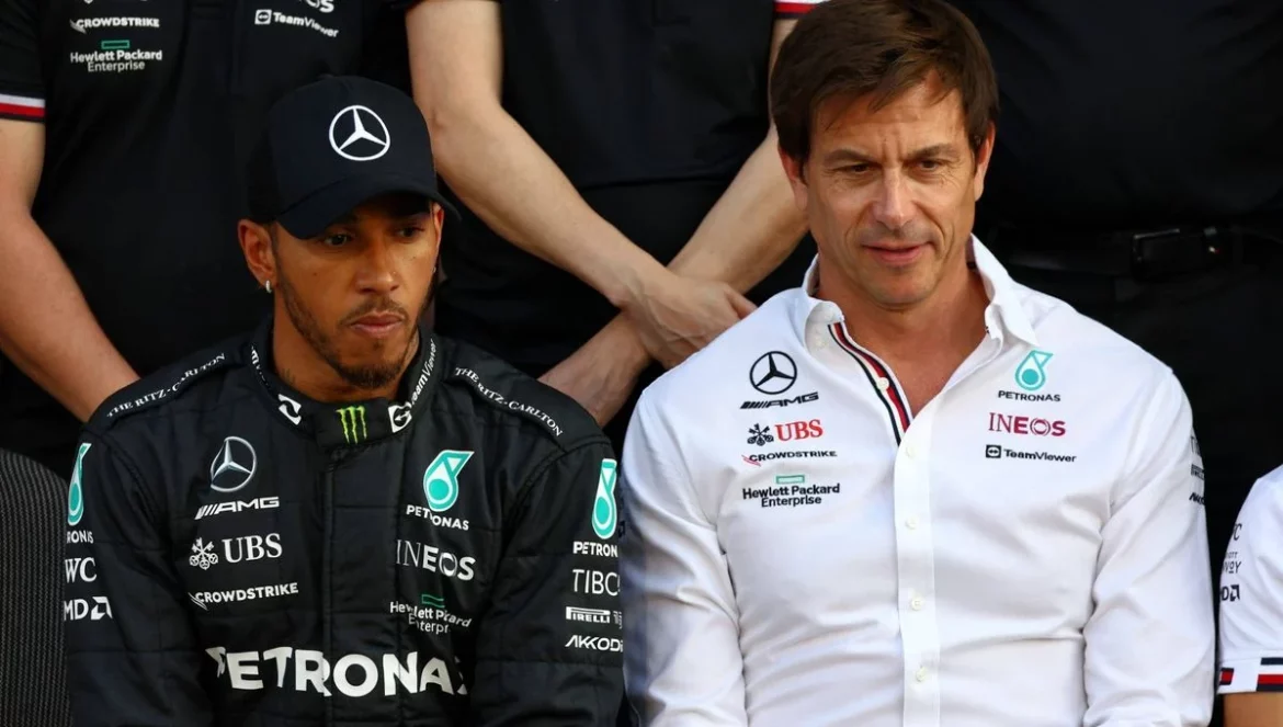 la relación entre Lewis Hamilton y toto wolff.