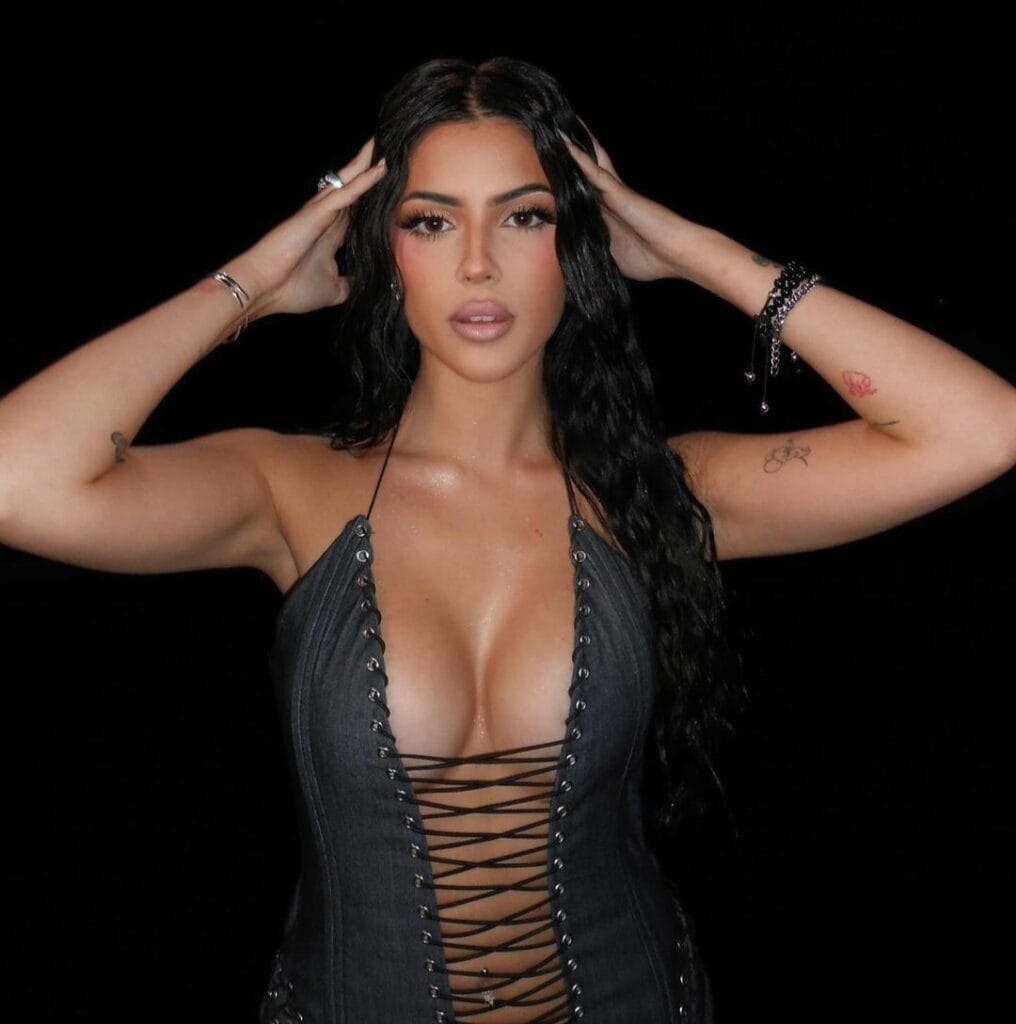 Las tetas de Lucía Bellido.
