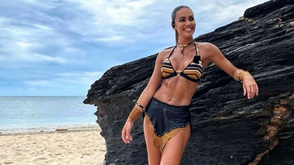 lara alvarez bikini.