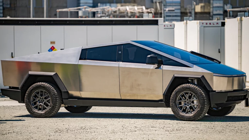 Tesla retira Cybertrucks.