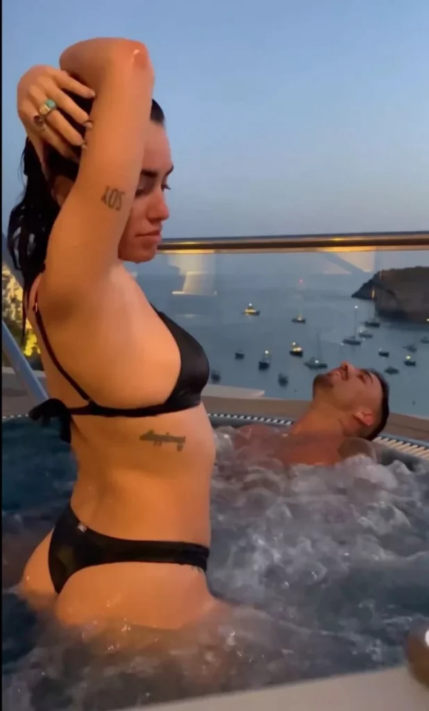 lali exposito bombacha