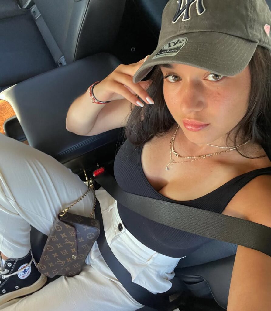 tetas de eva lys