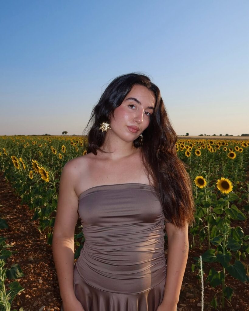 Ariane Hoyos sexi