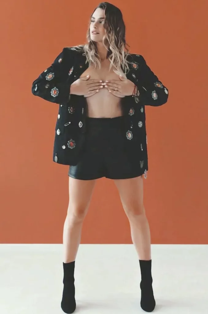 Aryna Sabalenka topless
