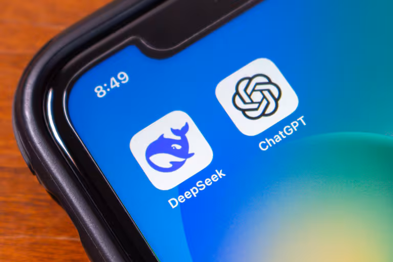cual es mejor DeepSeek vs ChatGPT