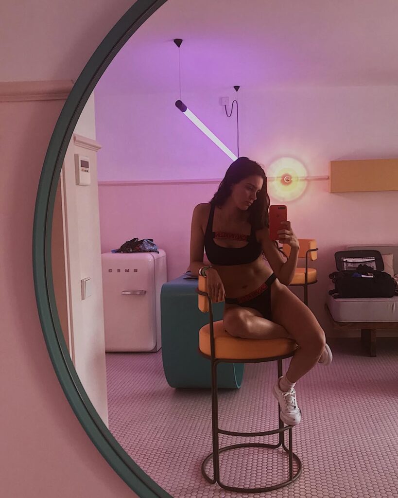 sara gim lenceria