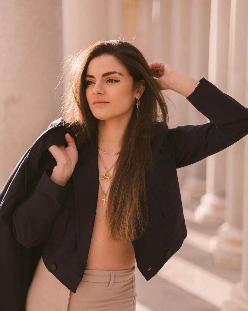 Lucía de la Puerta topless