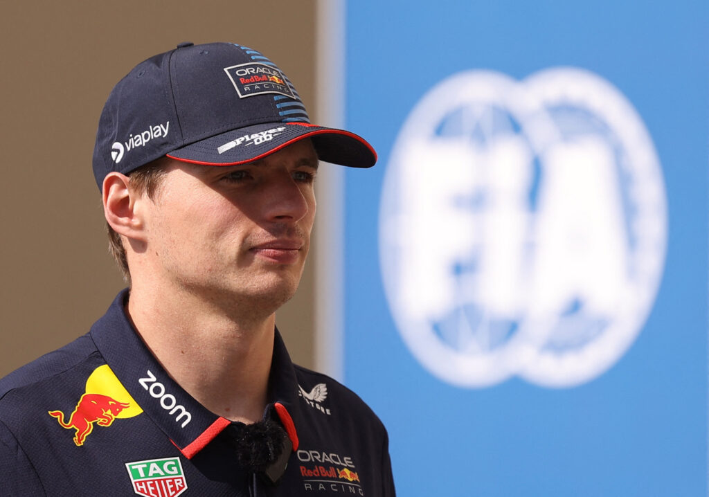 salario Verstappen aston martin
