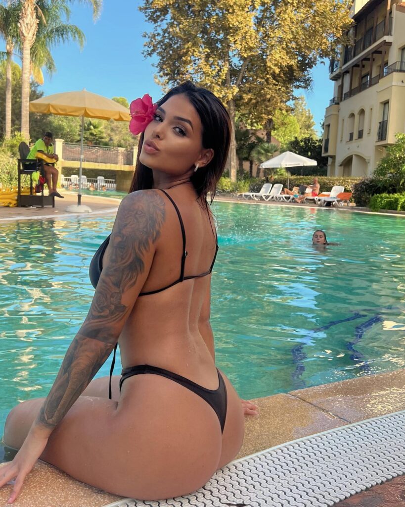 ana luiza culo