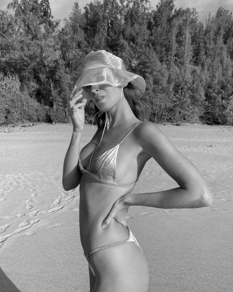 gala gonzalez bikini tanga
