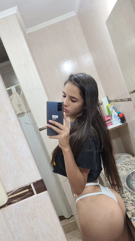 Mariana Duprat  colaless