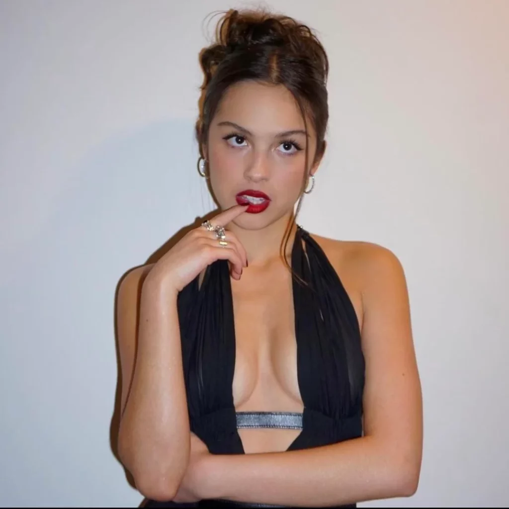 Olivia Rodrigo pechos