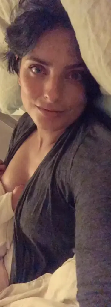 Aislinn Derbez tetas