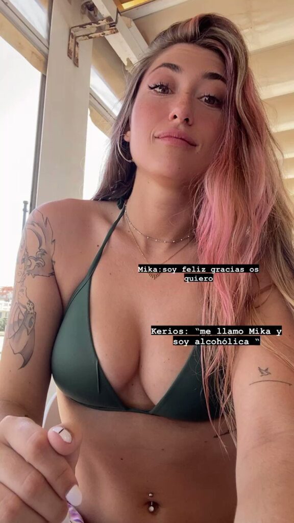 CarmenSandwich topless
