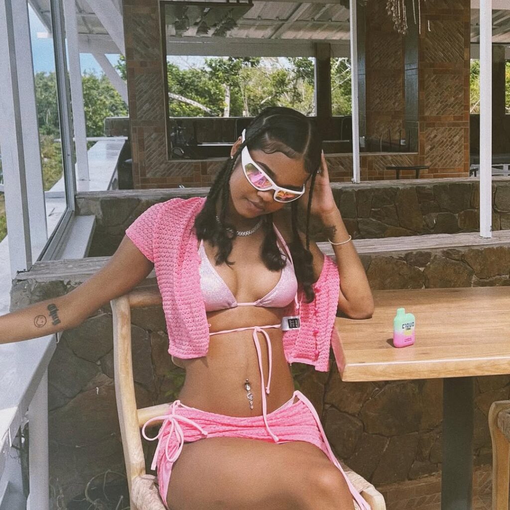 lismar montana en bikini