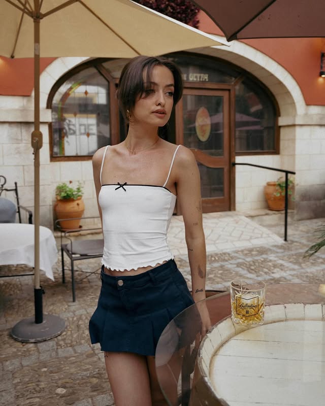 Noelia.dp petite