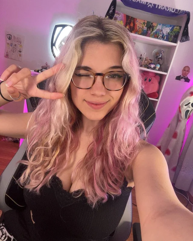 tetas Alicia (@perifilraro)