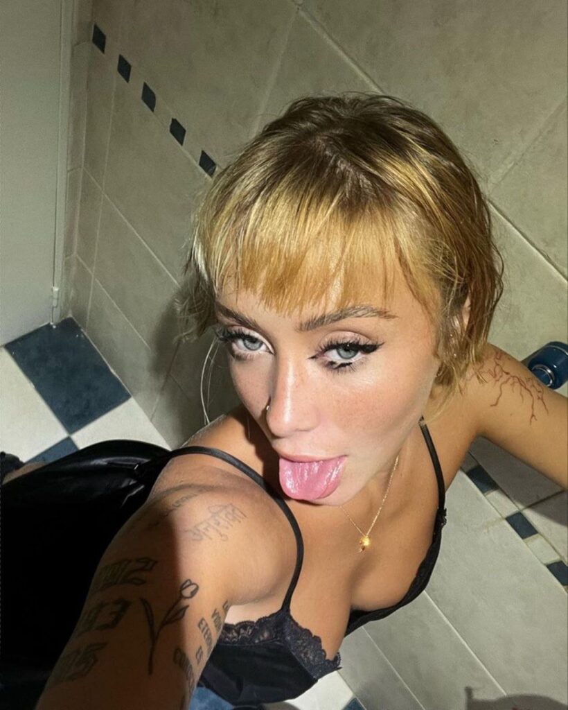 Tuli Acosta caliente