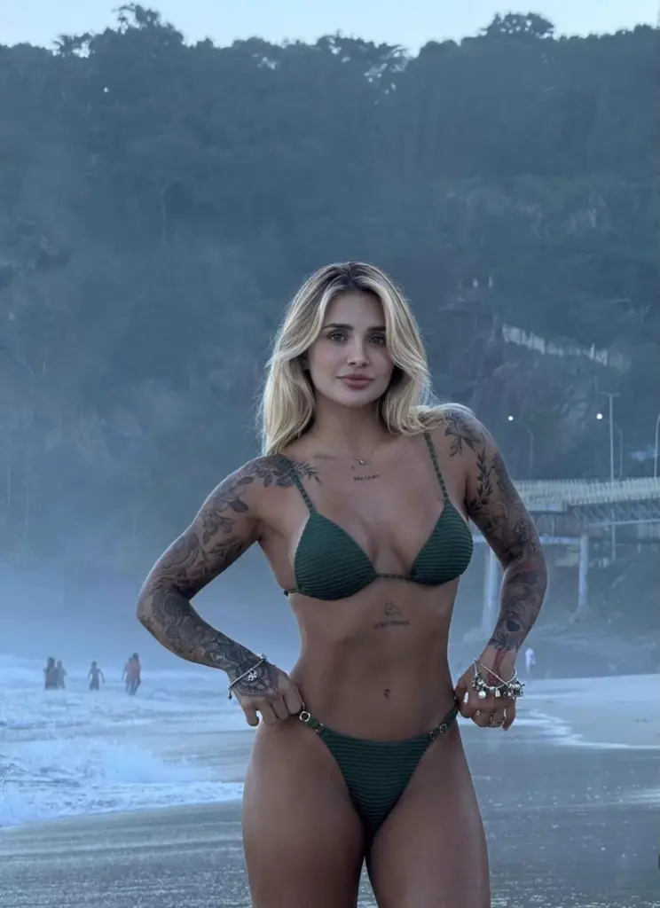 Bruna Rotta bikini