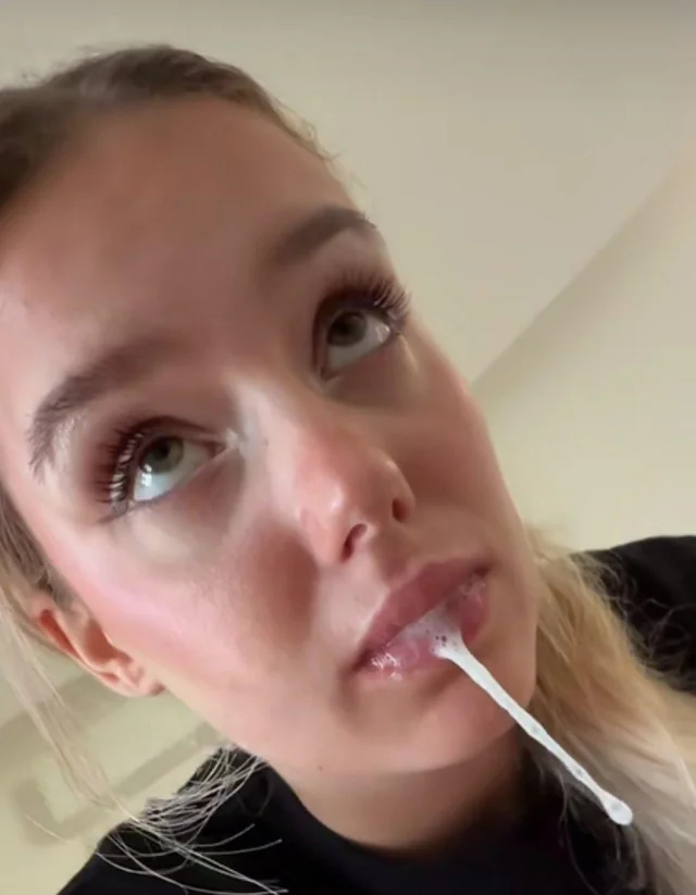 Lia Sikora cum