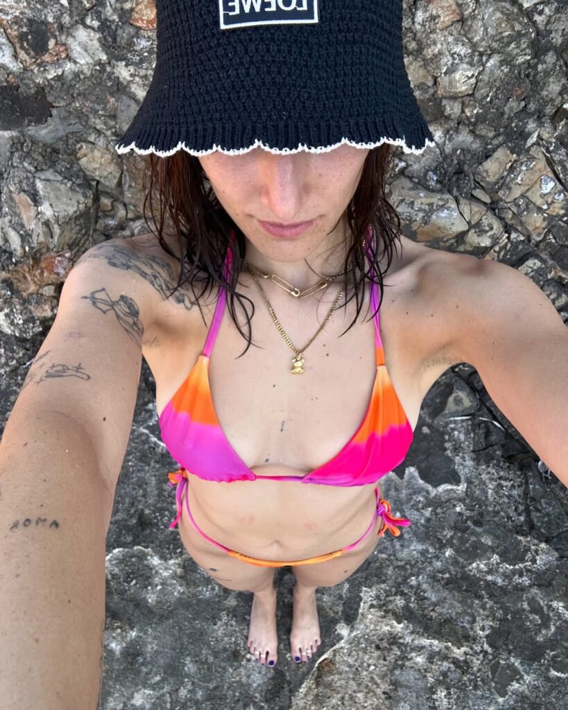 Almu Carrión bikini tanga