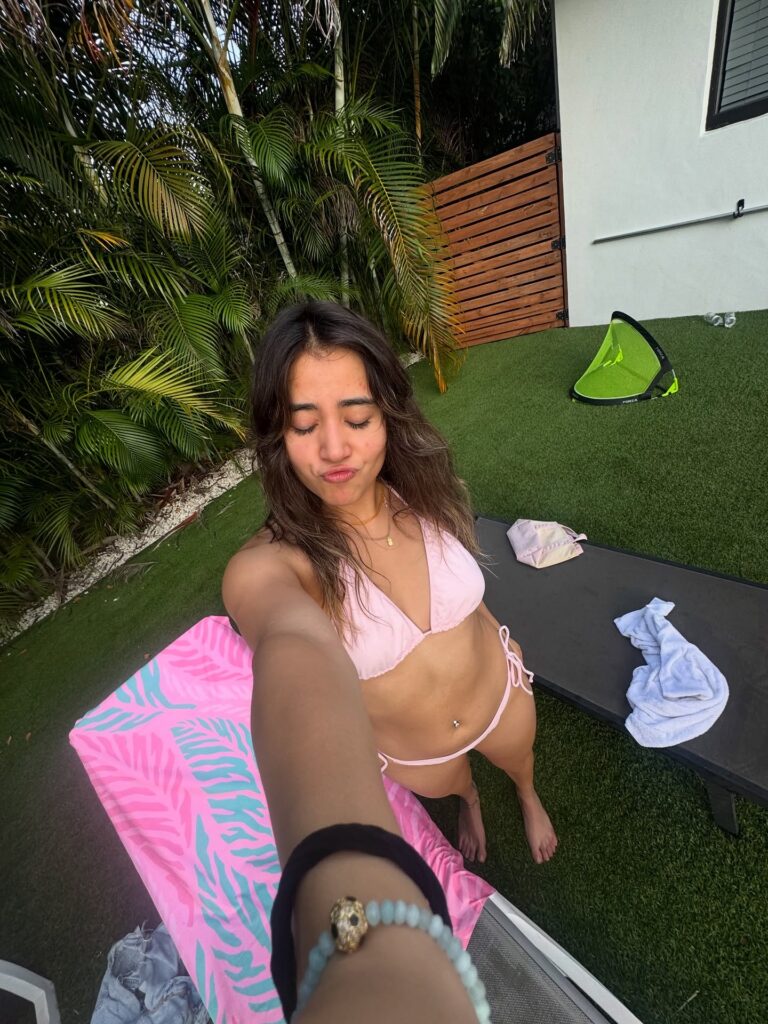 bikini tanga Mercedes Roa