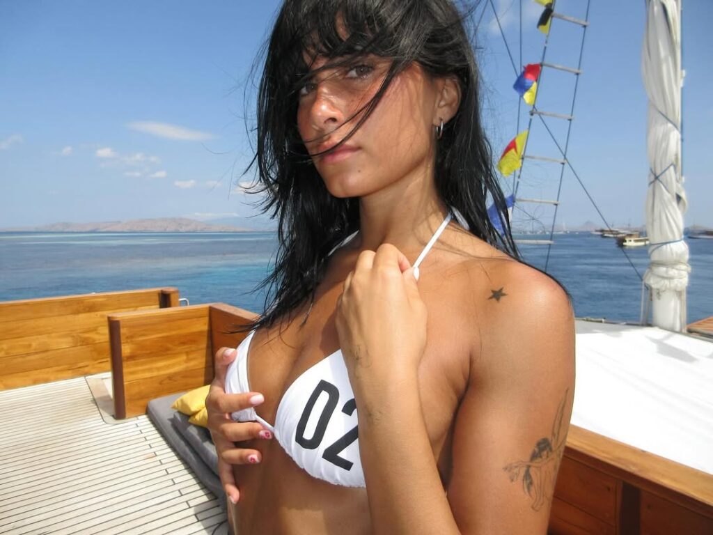 tetas aitana bikini