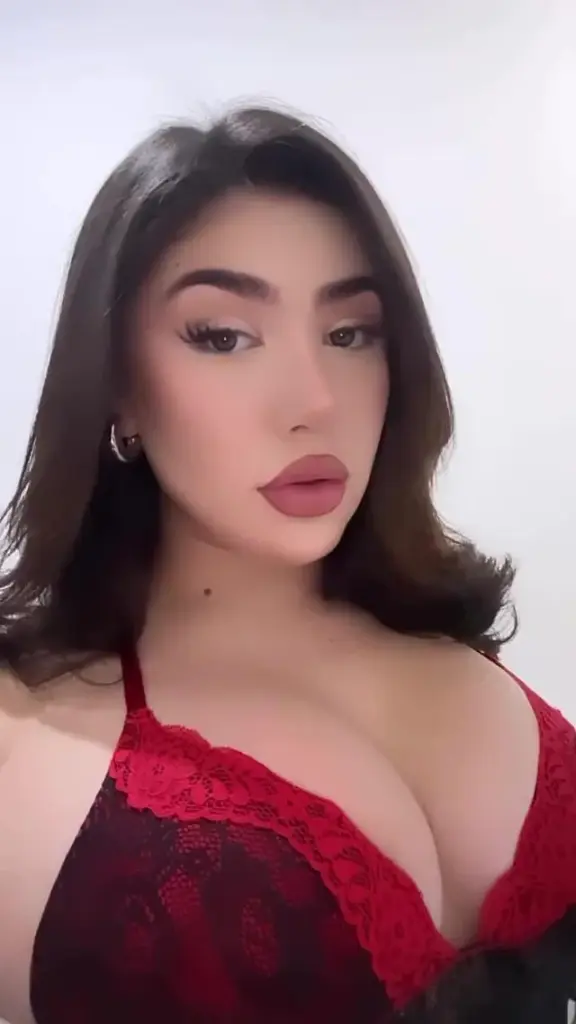 tetas Mont Pantoja