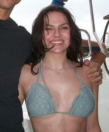 Dafne Keen bikini