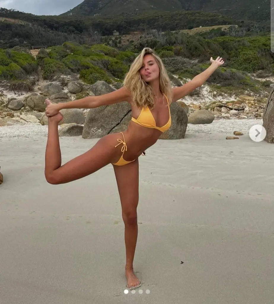 Laila Hasanovic en la playa