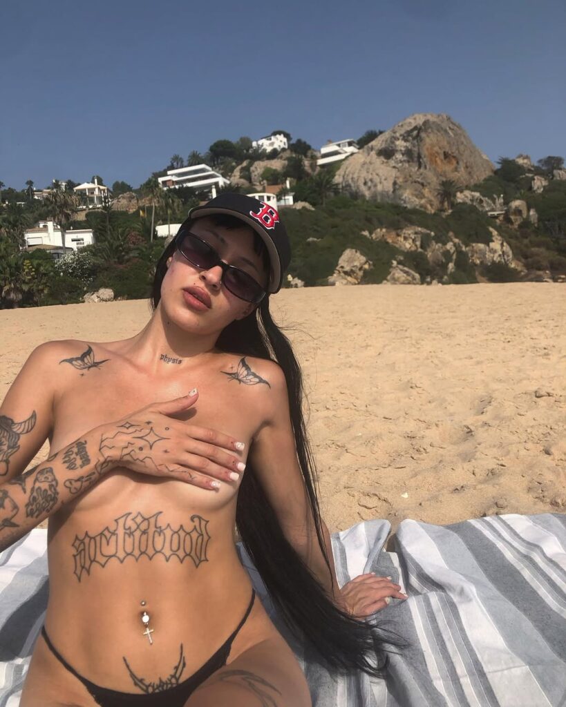 topless Alba Moreno